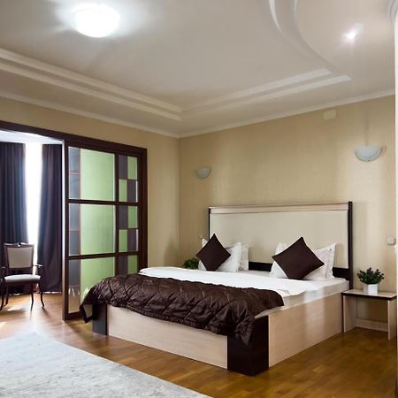 Apartment 5 Almaty Luaran gambar